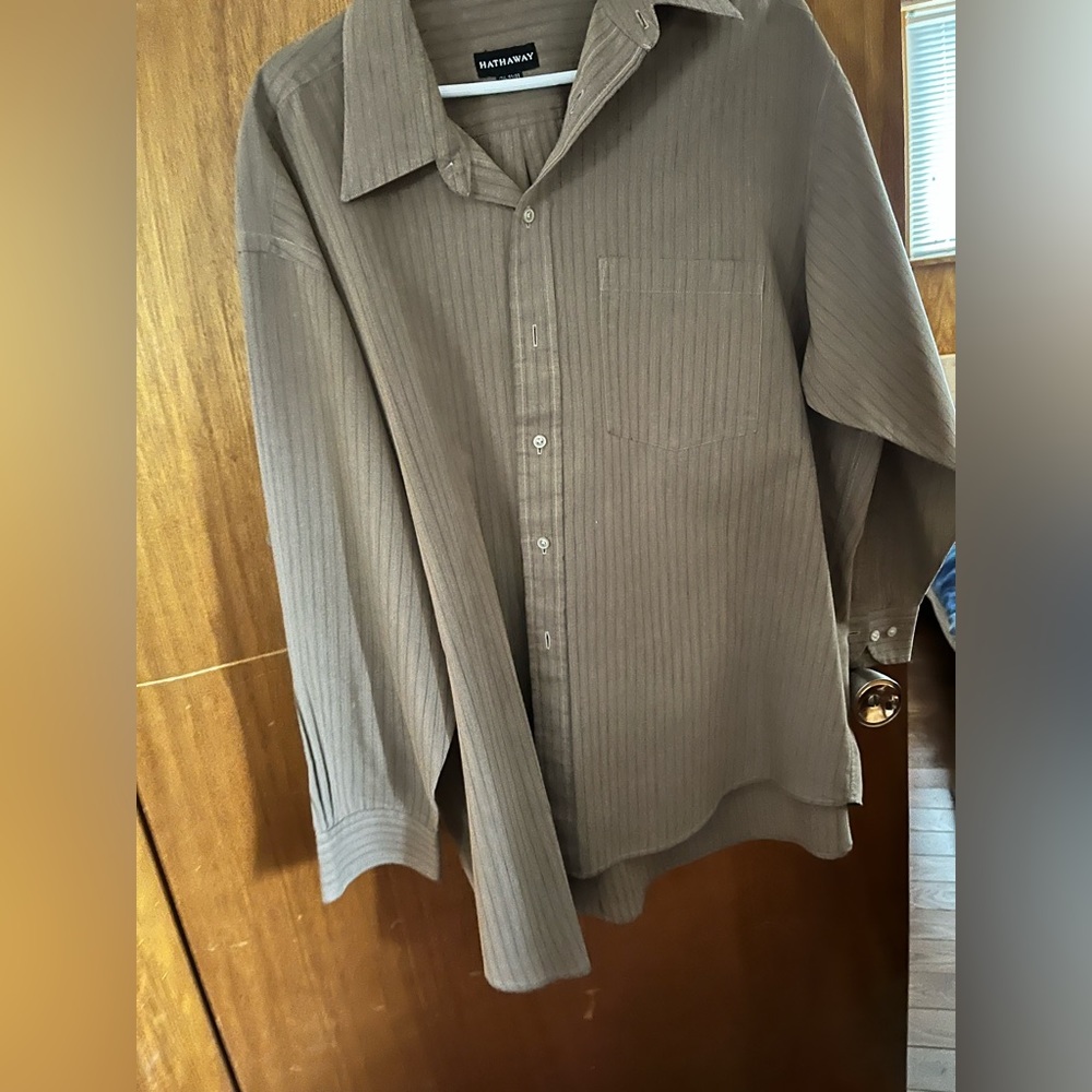Long sleeve button down - Picture 3 of 4